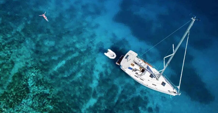 Palawan: Private Sailing Yacht Cruise in El Nido - A private yacht instead of the standard El Nido circuit