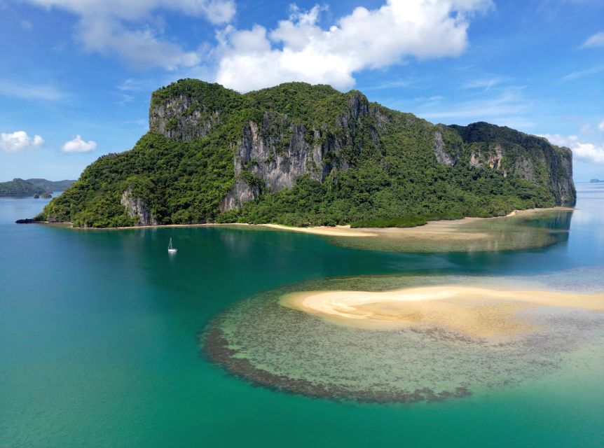 Palawan: Private Sailing Yacht Cruise in El Nido - The long sail home is part of the experience