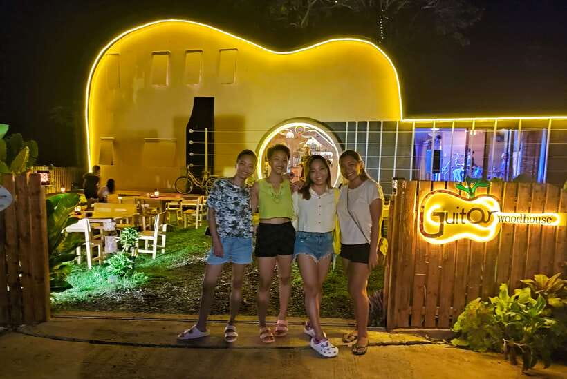 Panglao Bohol Island: Alona Beach Pub Crawl with Drinks - A practical look at the evening schedule
