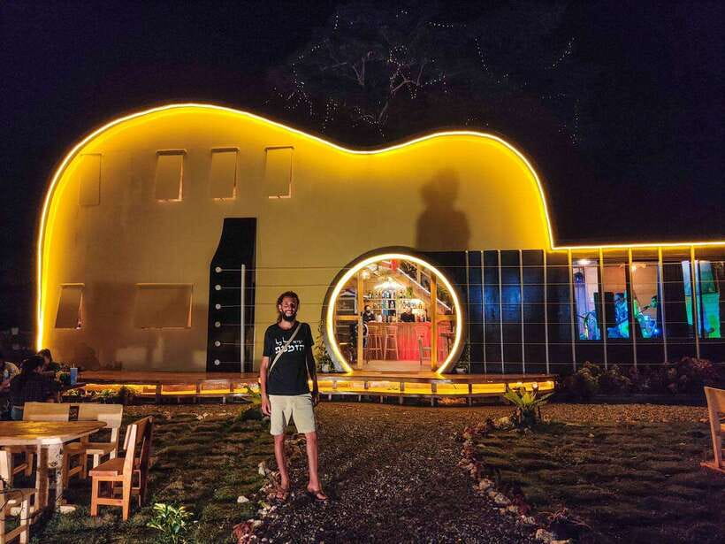 Panglao Bohol Island: Alona Beach Pub Crawl with Drinks - Transport makes the $17 price easier to justify
