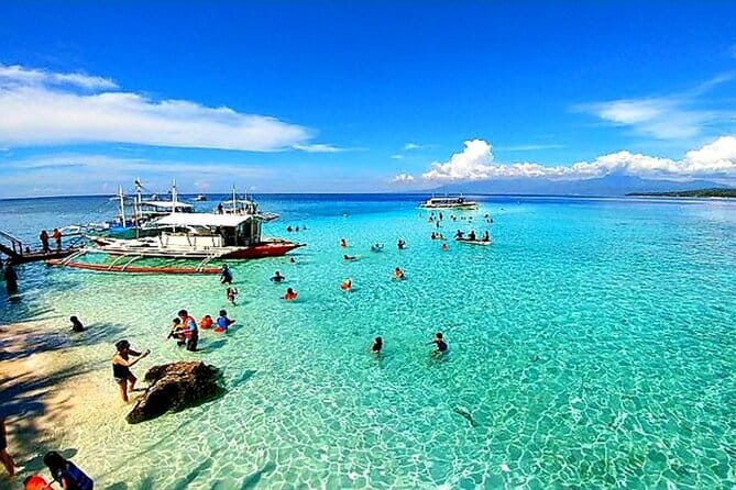 Private Island Hopping in Nasuluan, Hiltotongan and Caohngan - What this private Cebu day is really like