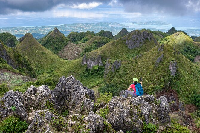 Private Kawasan Falls and Osmena Peak Day Trip from Cebu City - Why combine Osmeña Peak and Kawasan Falls?