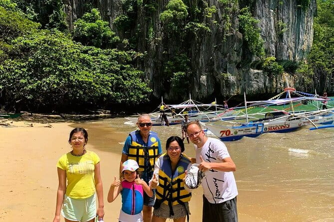 Private Underground River Tour from El Nido to Puerto Princesa - A long but useful way to cross Palawan