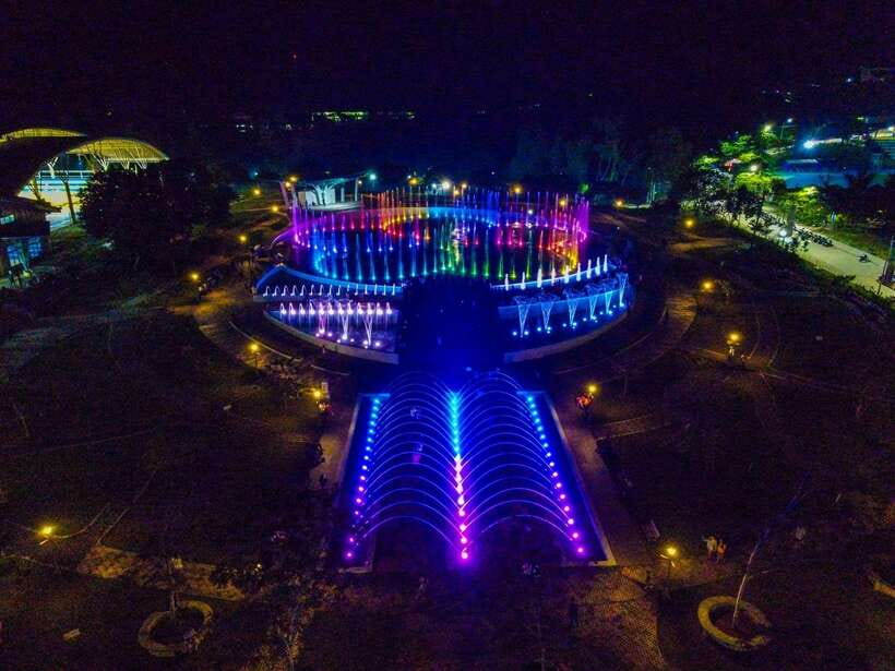 Puerto Princesa: Balayong People's Park with Dinner and Show - Seeing the park’s smaller features