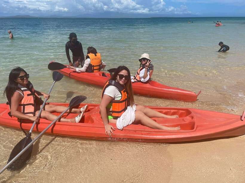 Puerto Princesa: Honda Bay Tour with Lunch - Cowrie Island: lunch and water activities