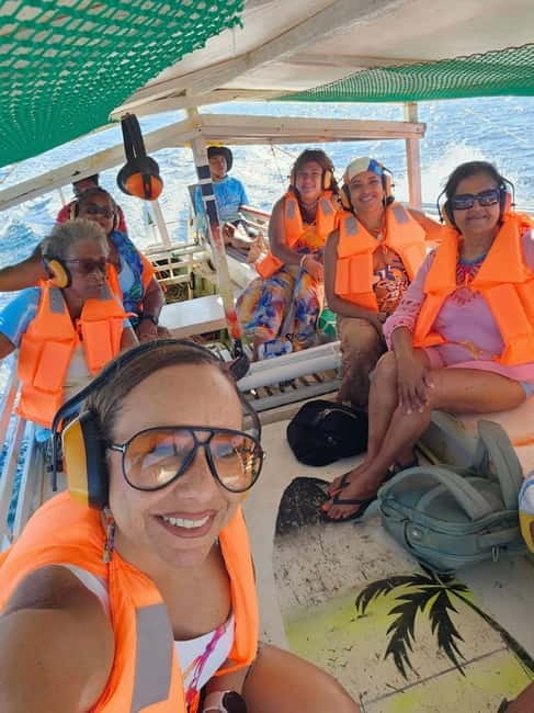 Siargao: Jellyfish Sohoton Cove Tour with Lunch and Pickup - Lunch at Naquiawit Island