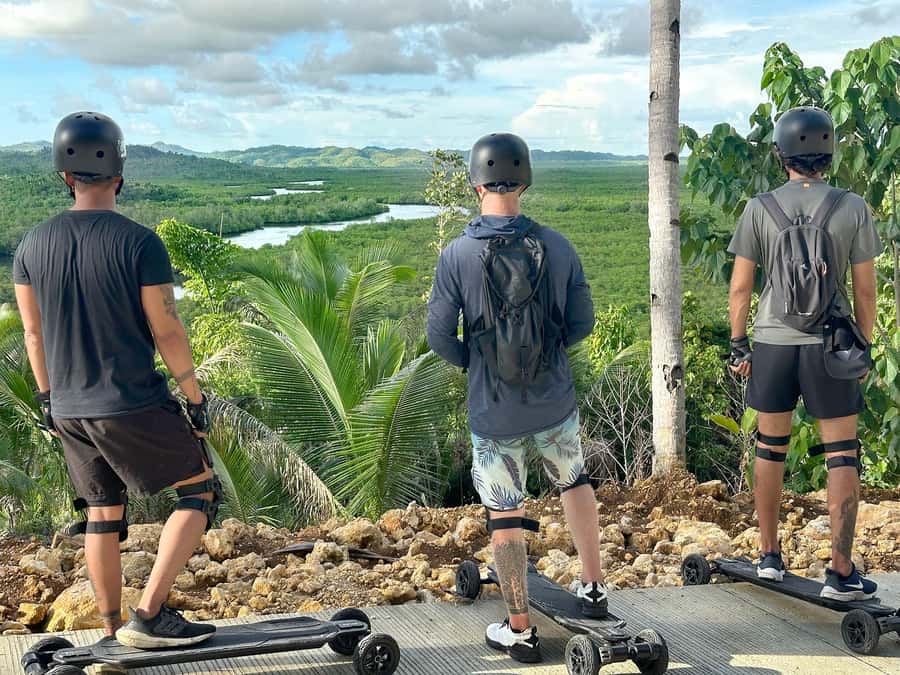 Siargao : Morning 1 Hour Guided Electric Skate Experience - Meeting at eMotion Siargao by Jacking Horse Beach