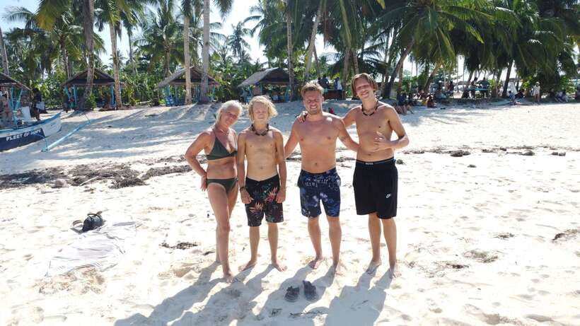 Siargao:Tri Island Hopping Naked Island, Daku, Guyam w/Lunch - Starting in General Luna and reaching the harbor