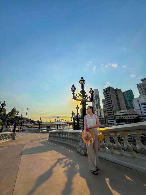 Solo Traveler Friendly Manila Walk w/ Mobile Photography - What the mobile photography session really adds