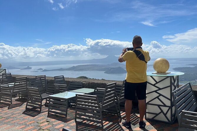 Tagaytay Day Tour sightseeing with Panoramic Taal volcano view - Fresh fruit stalls: a quick taste of local Tagaytay