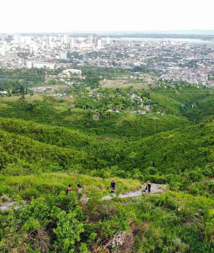 Trekking to see the beautiful view of Cebu City - A mountain view for the price of a city coffee