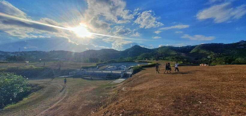 Trekking to see the beautiful view of Cebu City - Reaching the view deck