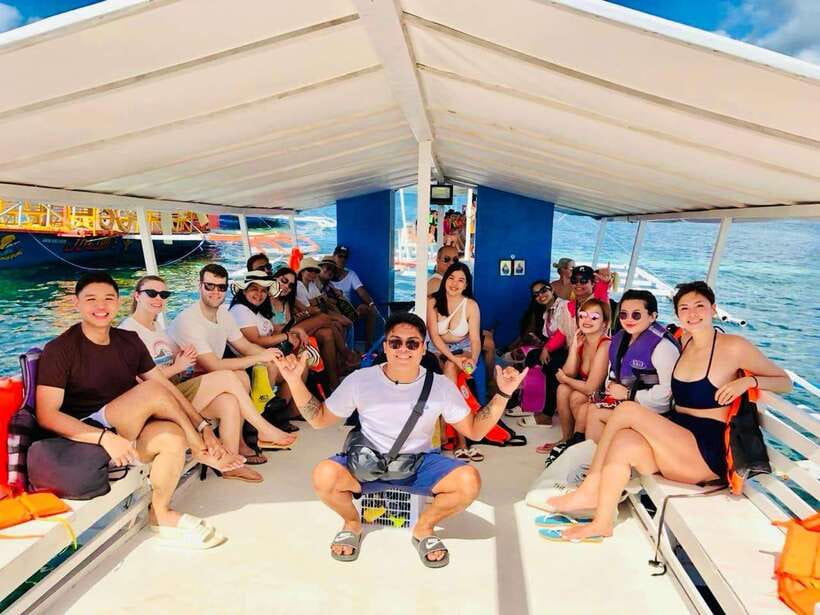 Tri island tour: Naked Island, Daku Island and Guyman Island - Daku Island brings the lunch and the longest pause